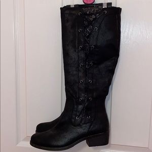 Marble textured boots